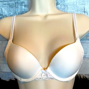 Victoria’s Secret White Bra